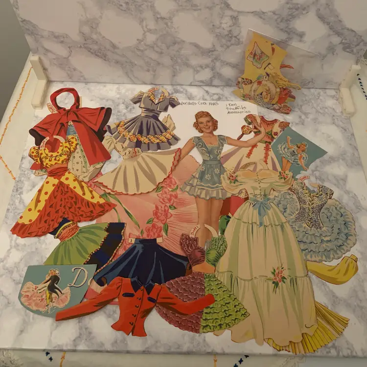 1940's Sonja Henie Paperdoll Ice Skater Actor 12 Outfits Plus Accessories