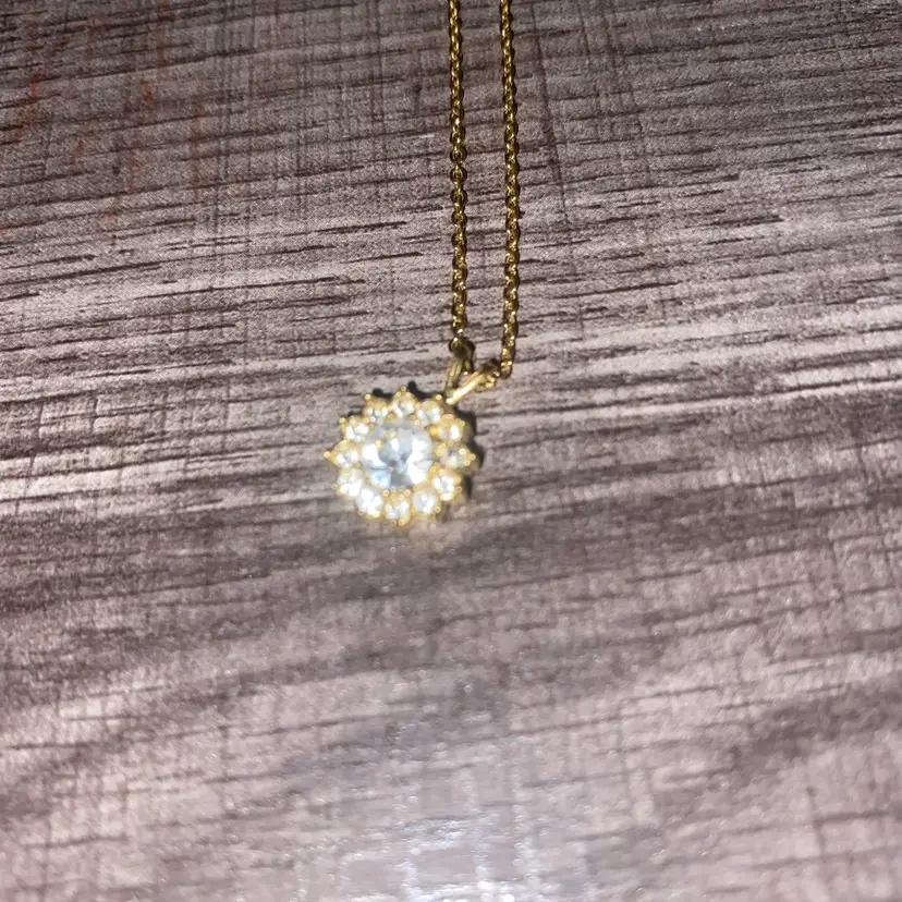 Gold Tone Necklace