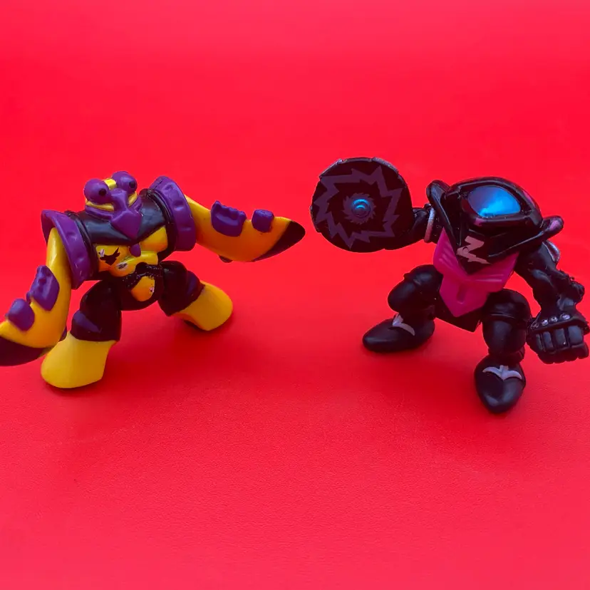 Zbots Pair of Toy Figures - Buzzsaw & Sky Viper - Vintage 1993 Burger King