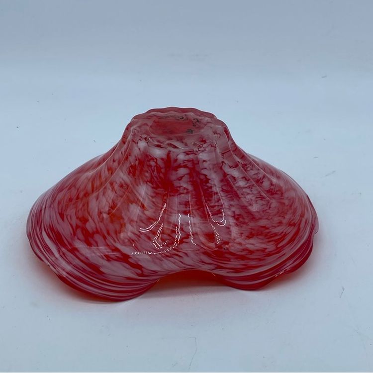 #0304 Vintage art glass ruffled bowl with red and amber hues 6.5” x 3”