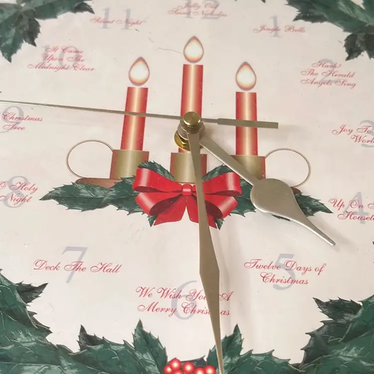 023a Musical Christmas Clock