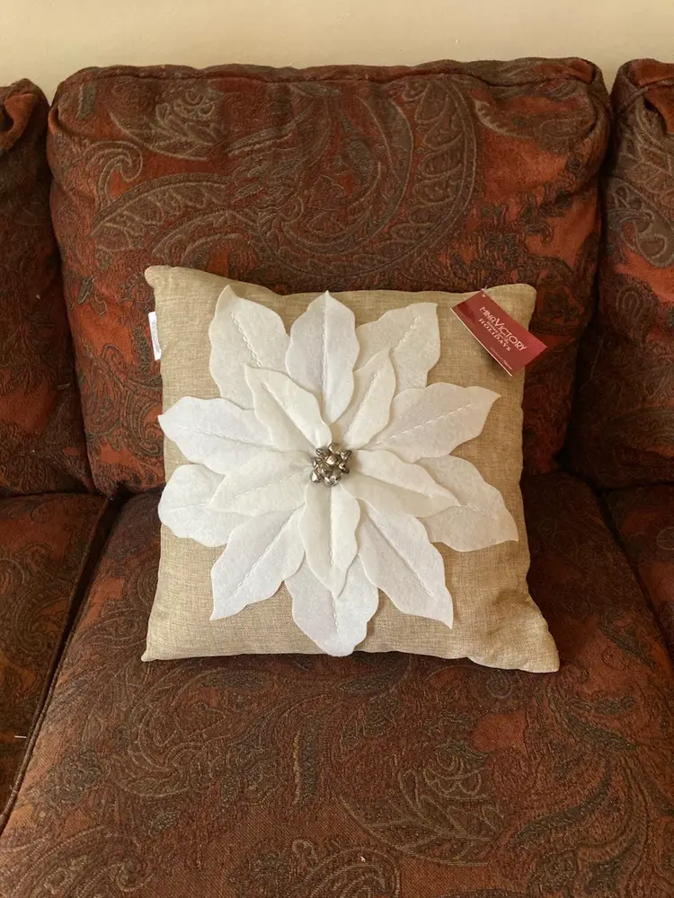 NWT Christmas Pillow Cover 17”x17” Burlap w Wht Felt Poinsettia n Bells New w Tag Zippered - COVER ONLY