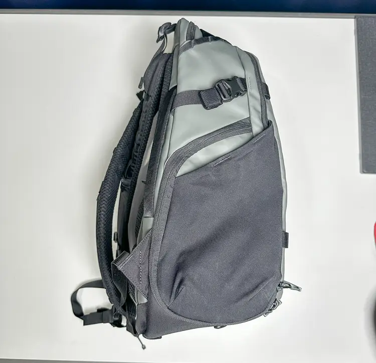 Wandrd Stratus Photo 18L Backpack (Excellent) - Wasatch Green