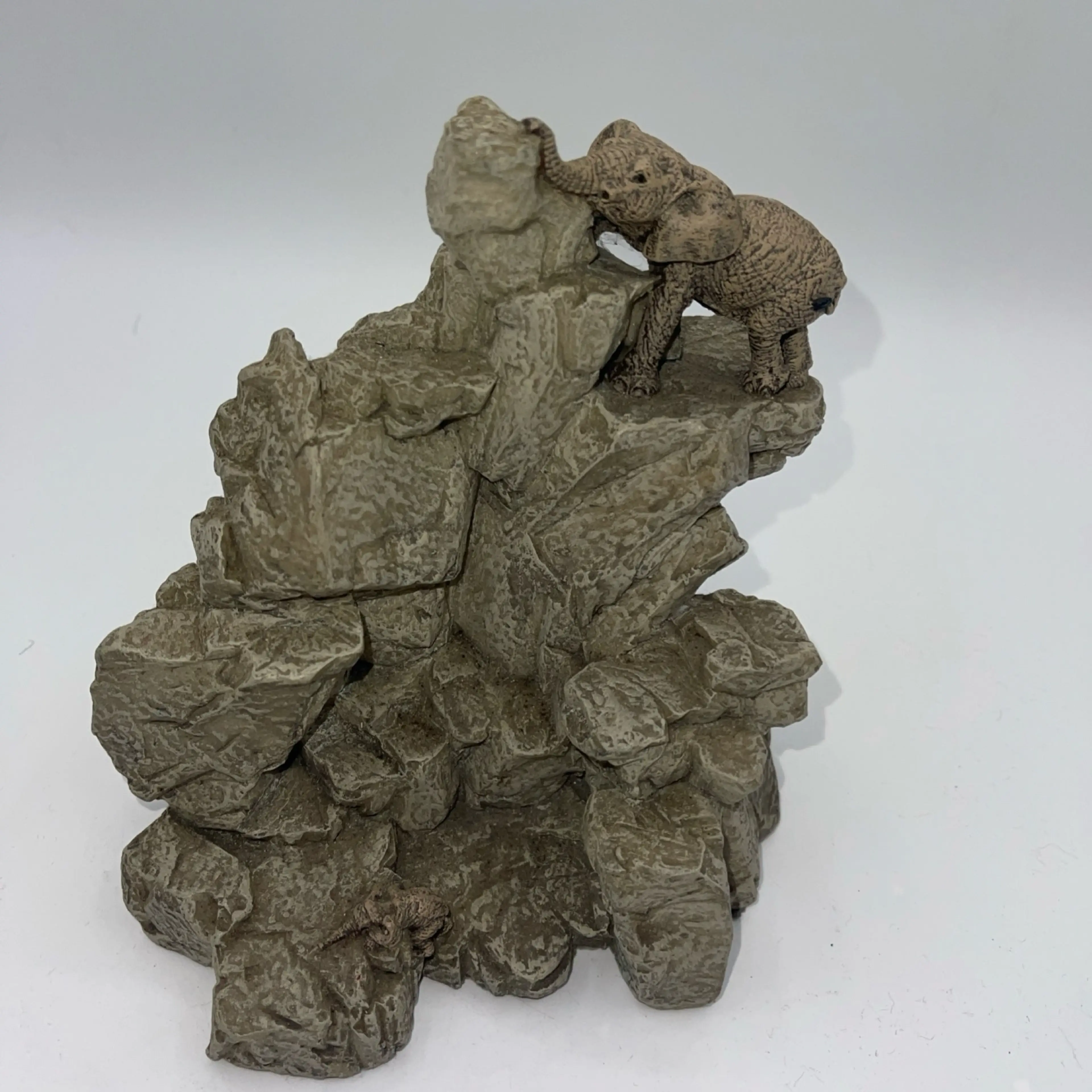 Image 2 of 8