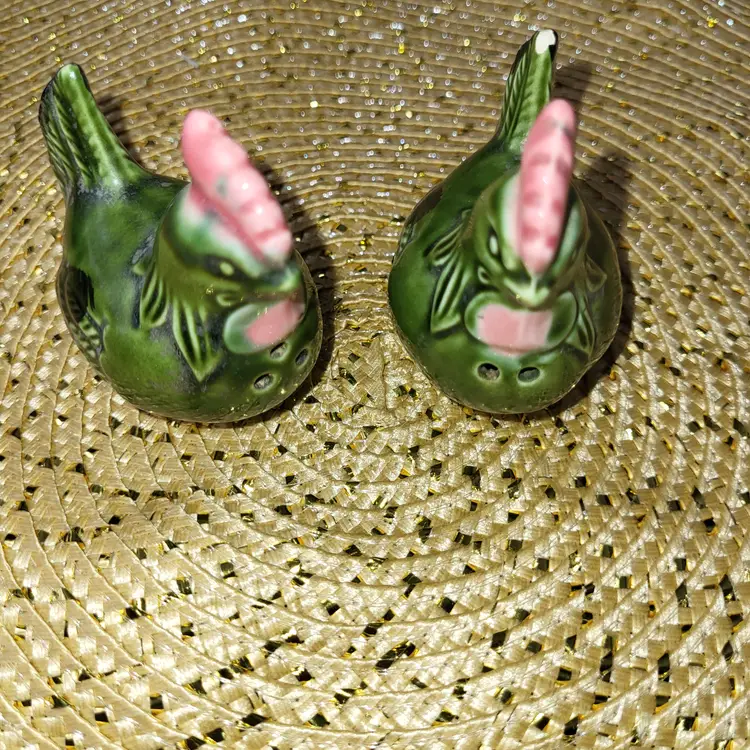 Vintage Green Hen Shakers