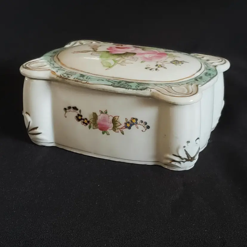 Porcelain Trinket Box Floral Rosetti Chicago Hand Painted Made in Occupied Japan