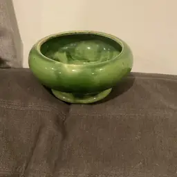 Vintage planter - USA round shallow green