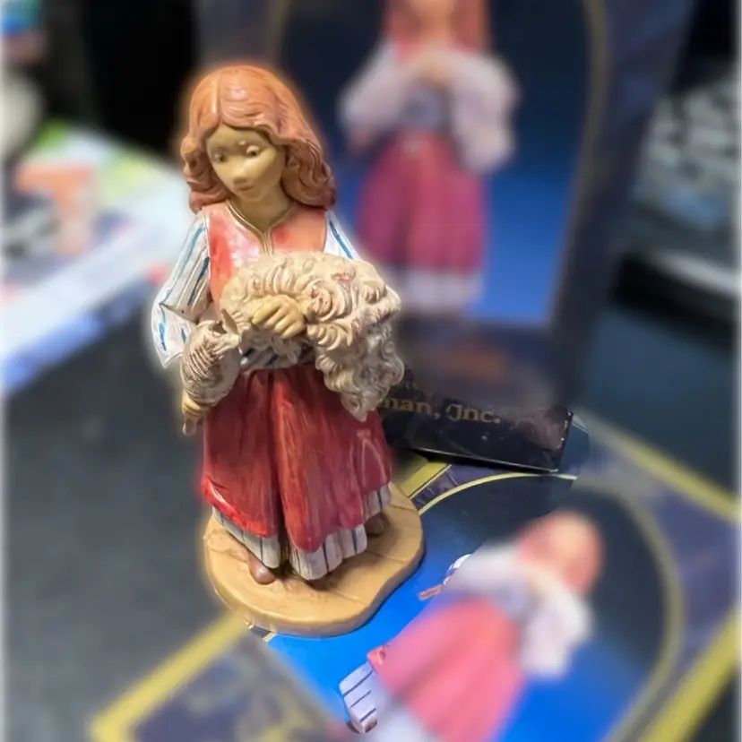 Beth- Vintage Fontanini Heirloom Collection Religious/Nativity figure, hand-painted resin. Bagni di Lucca, Italy , Original Box