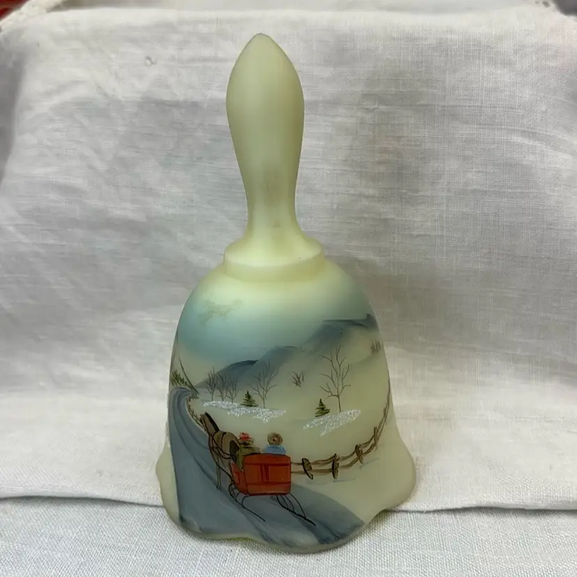 Fenton Satin Lemon Custard Glass Sleigh Ride âGoing homeâ Bell Signed - GLOWS - 1980