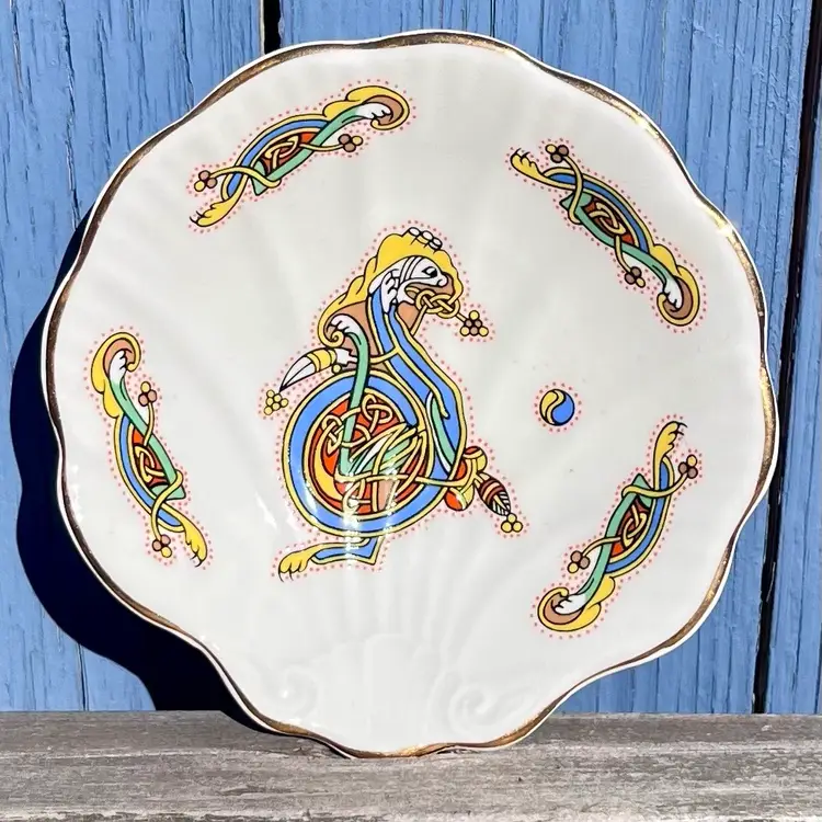 Celtic Book of Kells Scallop Shell Trinket Dish Royal Tara Ireland Bone China