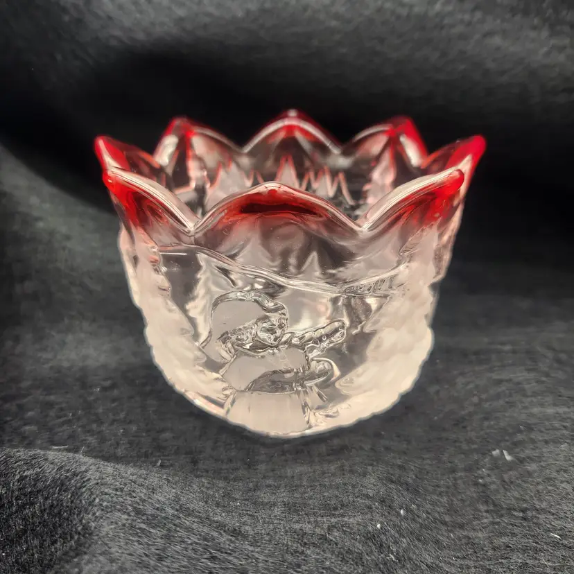 NWT Mikasa Germany 3D Embossed Glass Winter Scene Dish Clear Red Accents 4" Wide
