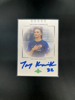 Taylor Kornieck - 2022 Parkside Paramount NWSL Autographs - Pick Your Player