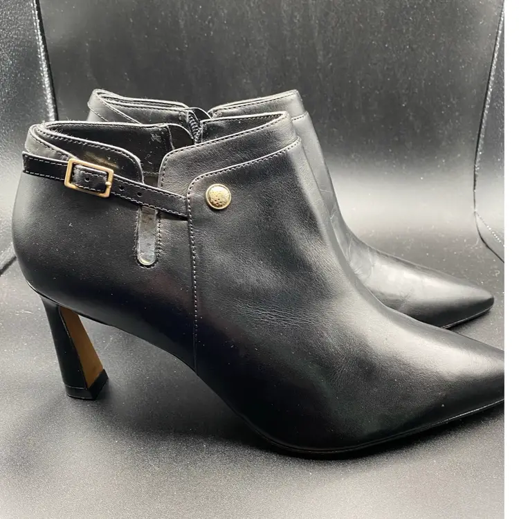 Vince Camuto Black Leather Ankle Boots Size 11. NEW IN BOX