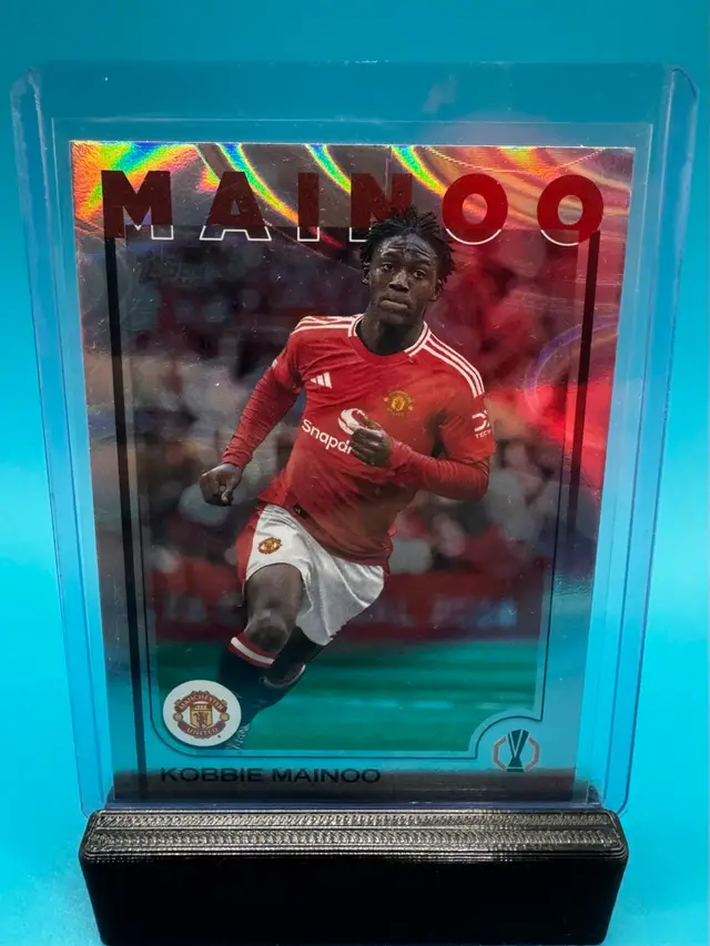 Kobbie Mainoo UEFA CC Rain Drops Parallel Manchester United