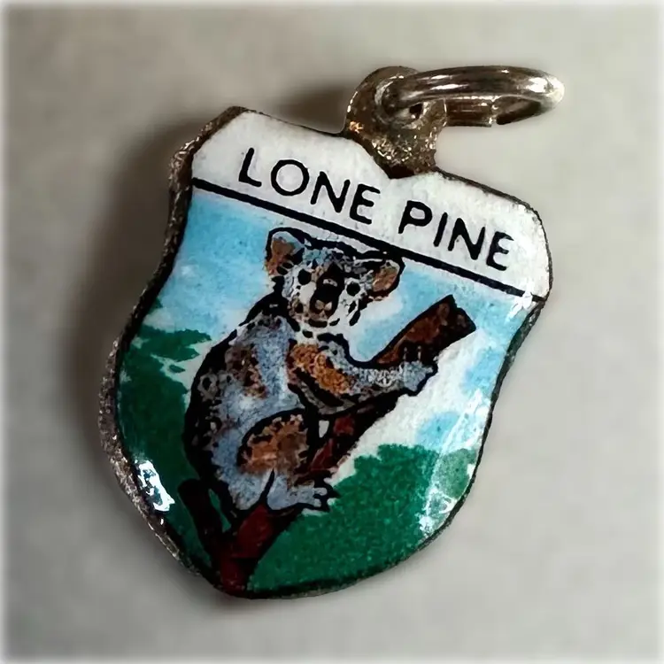 Australia - Lone Pine Koala Vintage Enamel Souvenir Travel Shield Bracelet Charm - Silver Plate