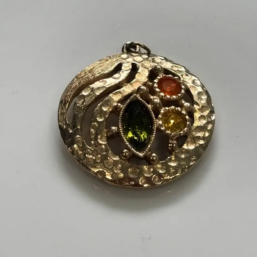 Stone & Gold tone Sarah Coventry Round Pendant