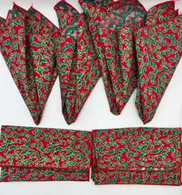 Vintage Holiday Cloth Napkins Red Green Gold Scroll Pattern Set Dinner Table Set of 8