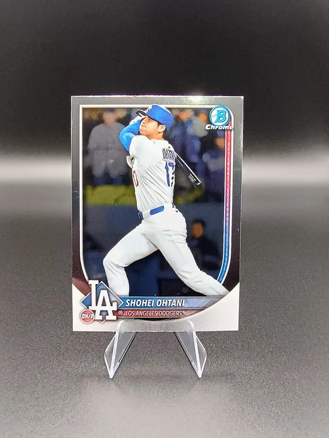 Shohei Ohtani 2025 Bowman Chrome Base Card Los Angeles Dodgers #17