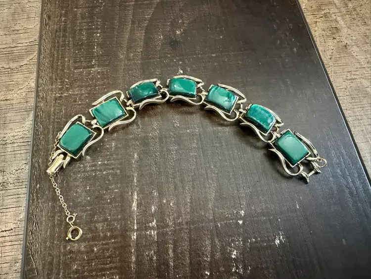 Vintage Coro Green Bracelet 7”