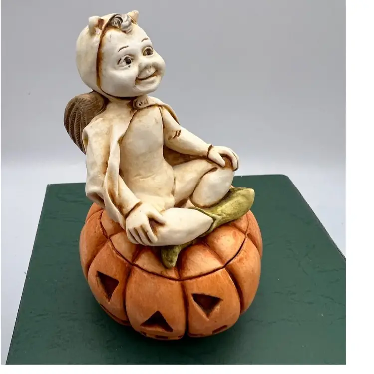 HARMONY KINGDOM “PUMPKIN FEST”