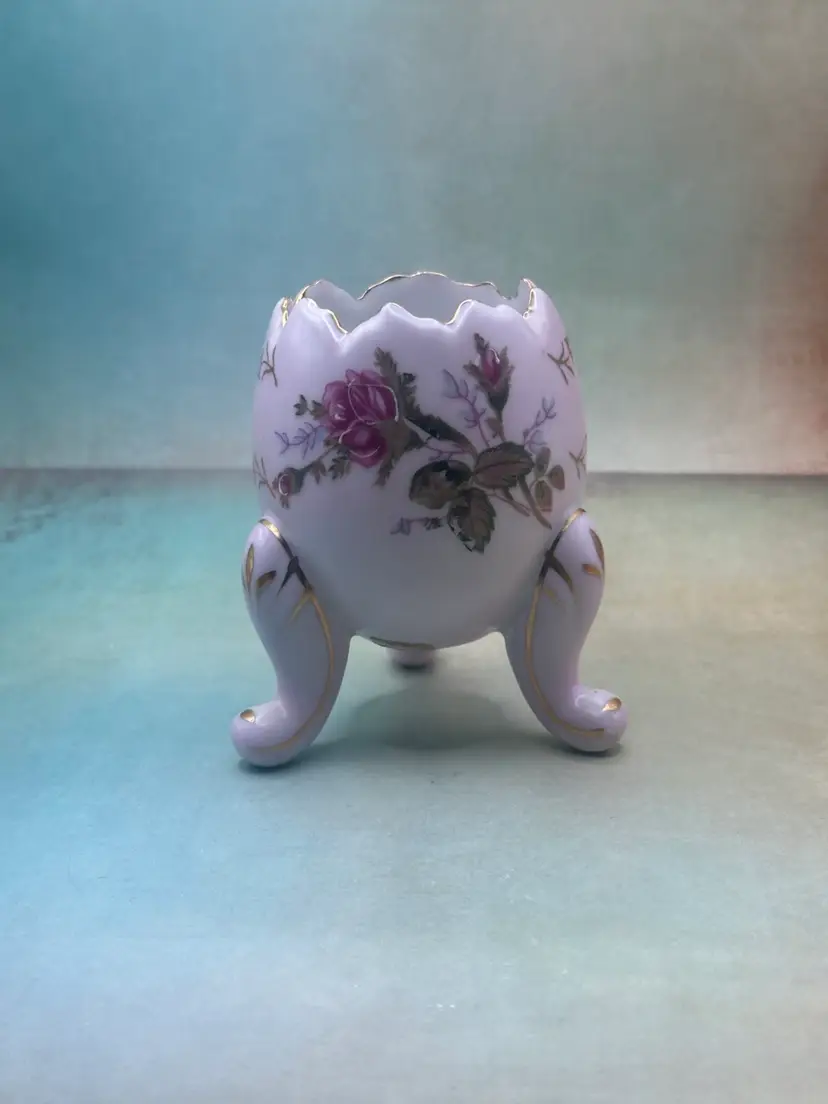 NAPCOWARE Footed Cracked Egg Vase Vintage Porcelain Light Pink Roses #C3199/S