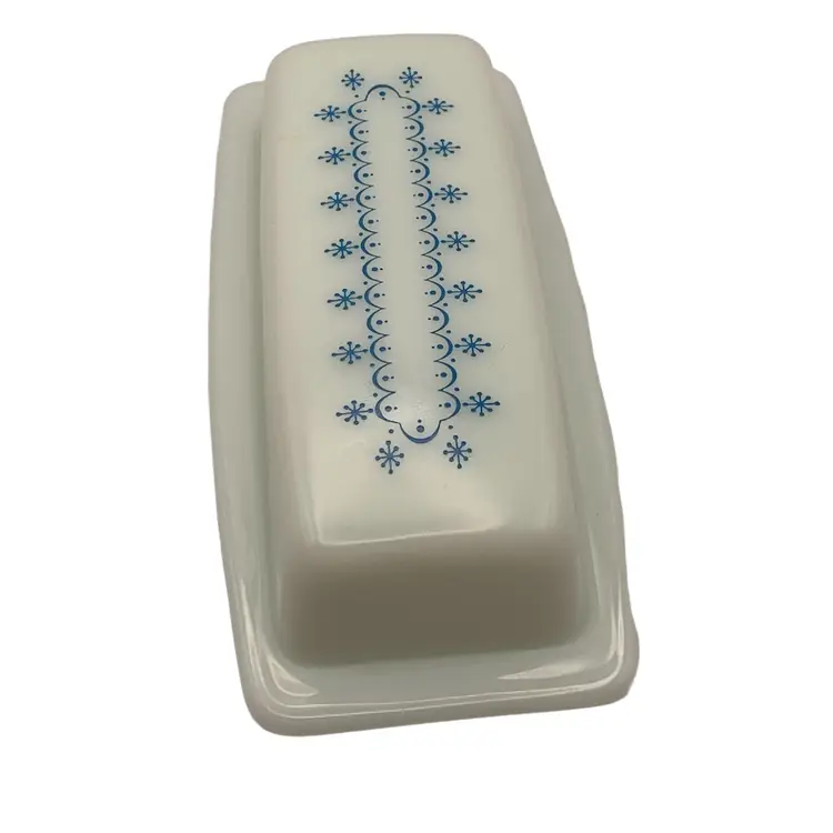 PYREX VTG Snowflake Garland Covered Butter Dish