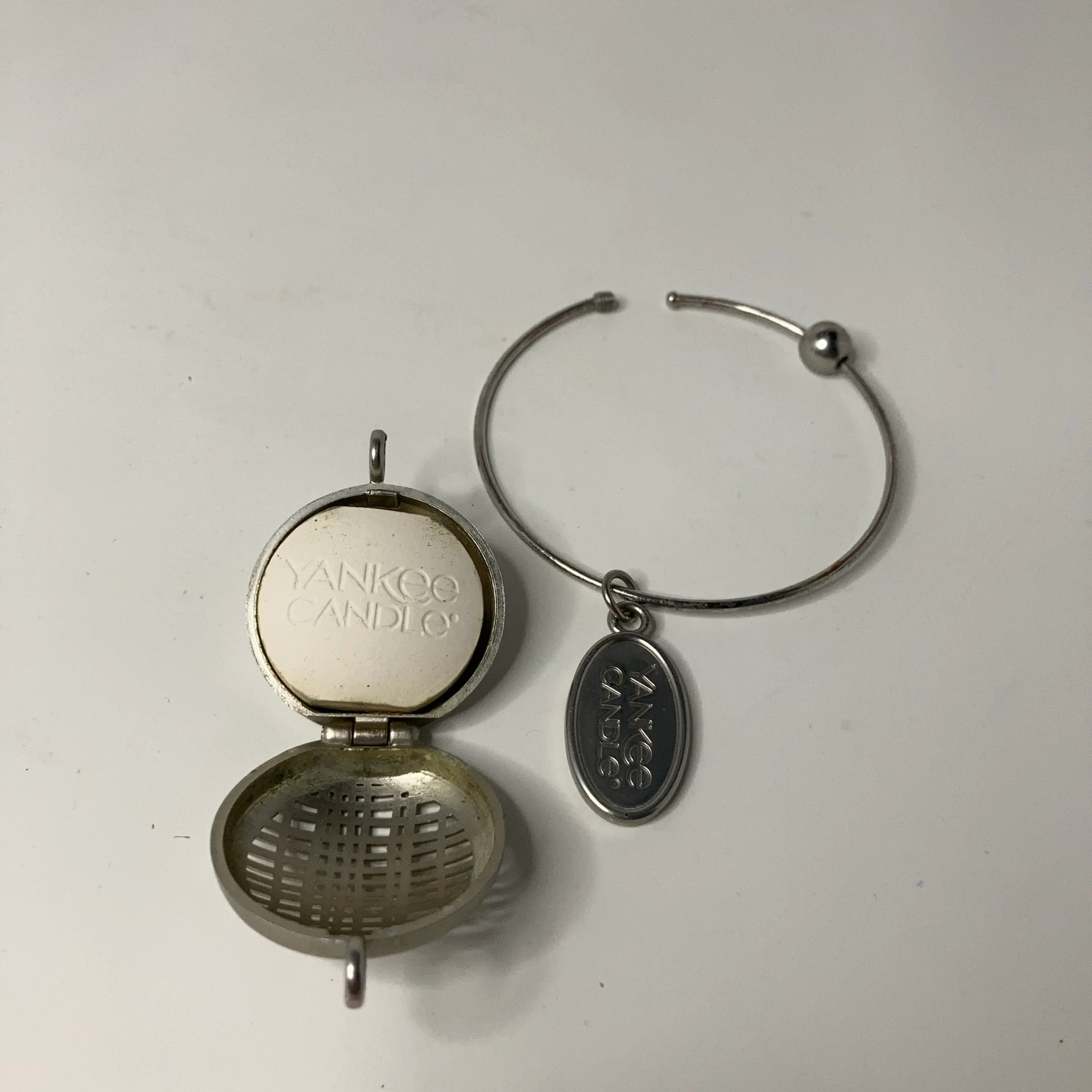 Image 4 of 4