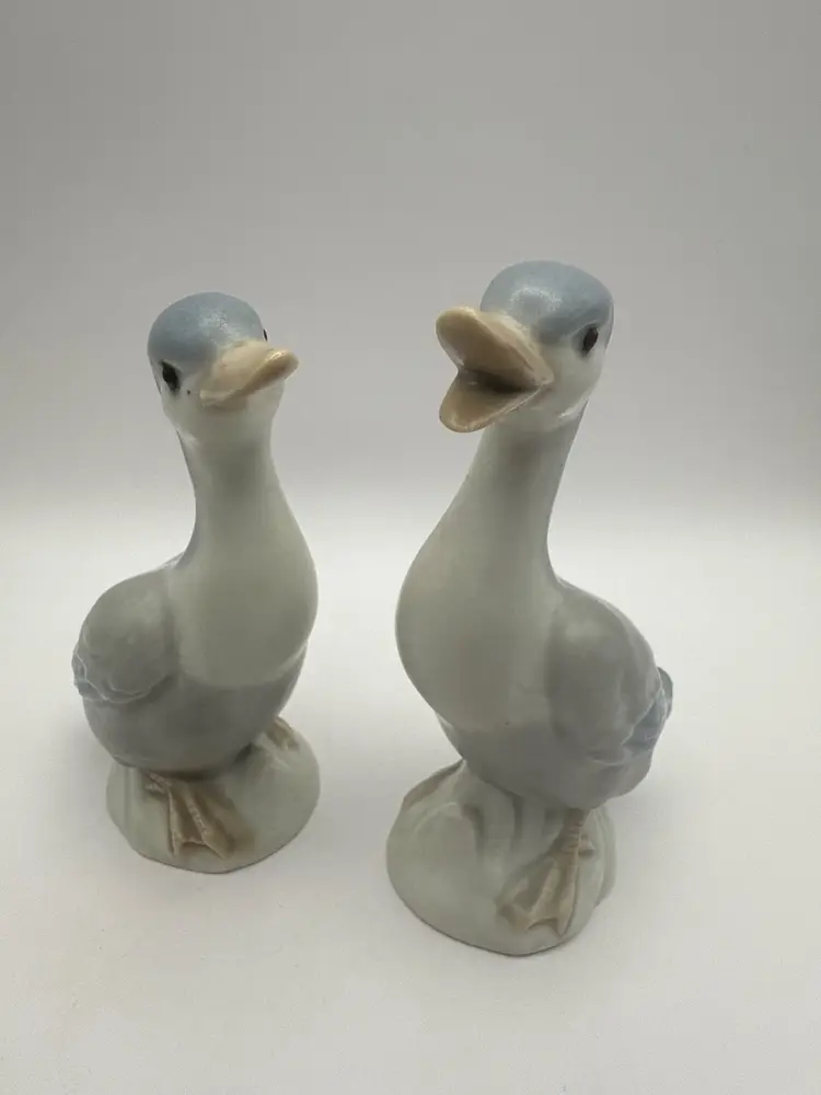 Otagiri OMC Japan Vtg Porcelain Duck Figurine Matte Grey Blue Set of Two 4.5in H