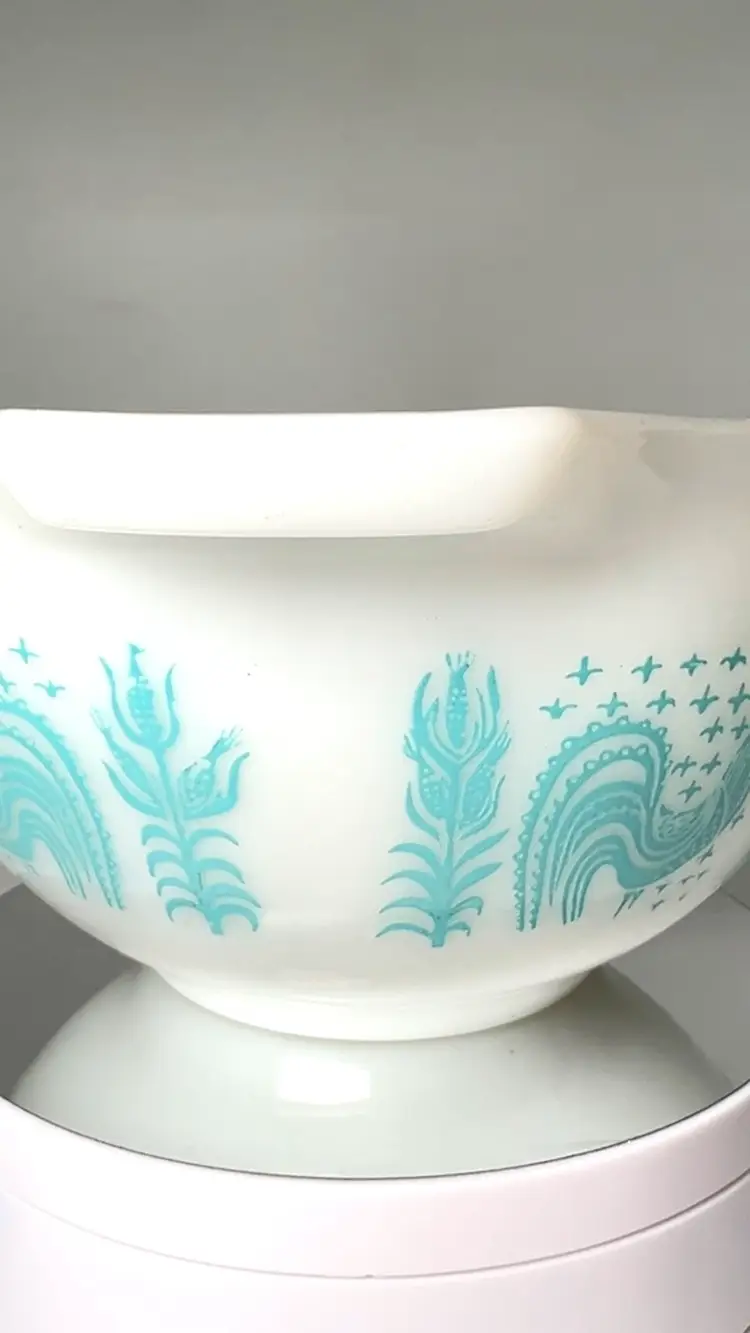 Pyrex Amish Butterprint Pattern. Cinderella mixing bowl. White Milk Glass Turquoise Rural Farm Scene. Size #441,  1-1/2 Pint. Vintage -1959s-60s. 7-1/2” handle-to-handle x 3-1/2” tall.