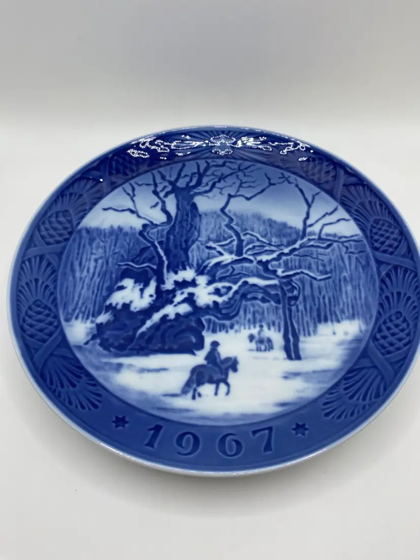 Royal Copenhagen Collectors Plate 1967 “ The Royal Oak” Denmark