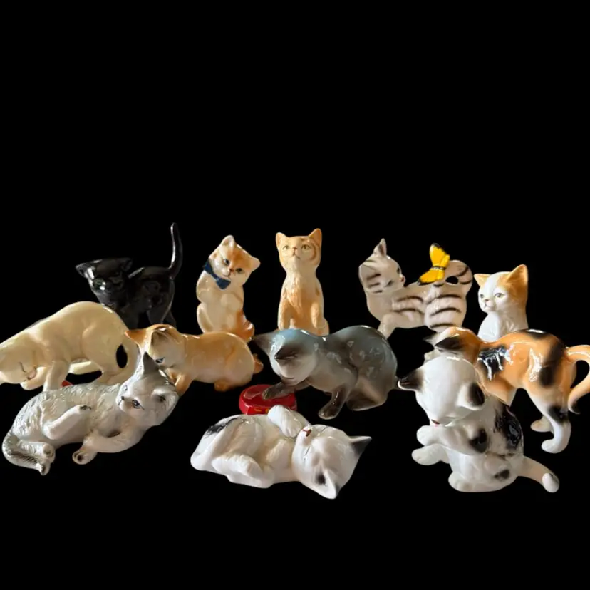 Lot Of 12 Danbury MINT “Cats Of Character” Figurine Collection Fine Bone China