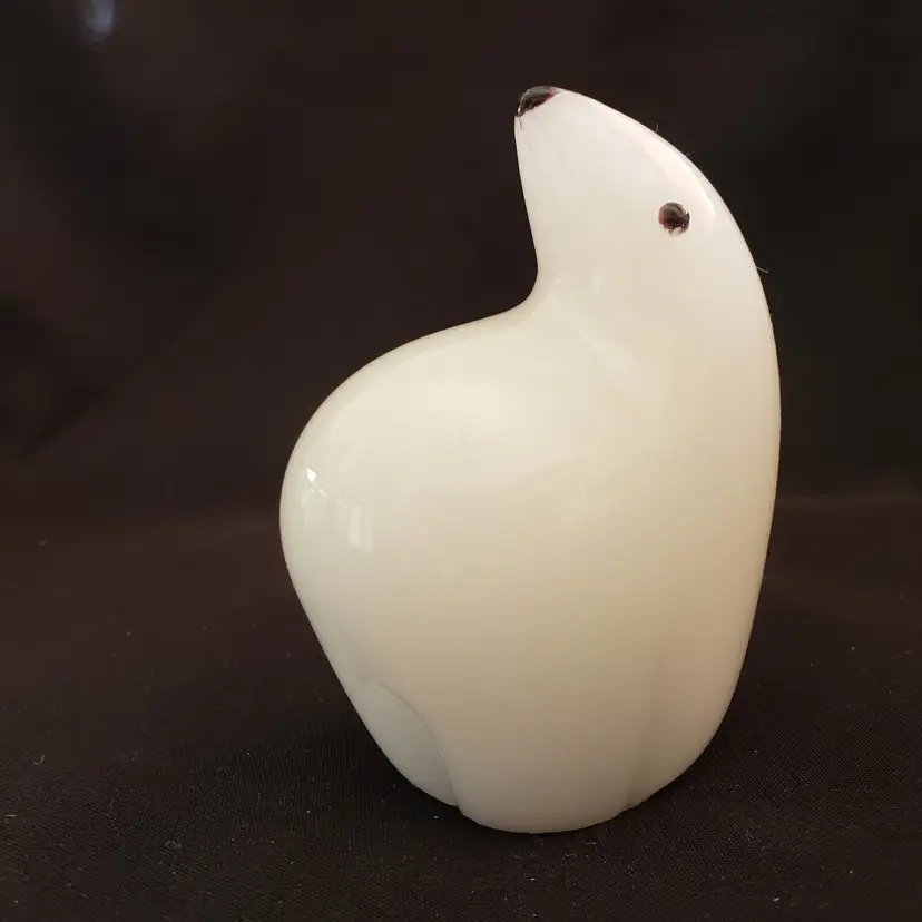 Art Glass Paperweight Polar Bear Figurine White Unknown Maker 3 3/4" tall
