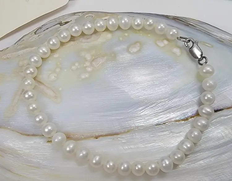 #34 Freshwater Pearl Bracelet, Sterling Clasp