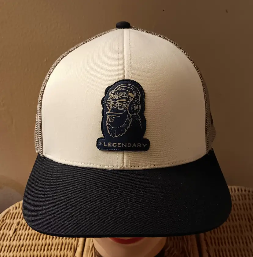 Bigfoot Sasquatch Be Lengendary Trucker Cap NEW NWOT mesh baseball hat