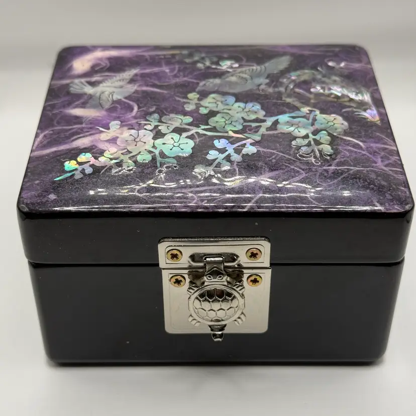 Vintage Jewelry Box Lacquer Abalone Inlaid Flowers And Birds Silver Tone Turtle Closure