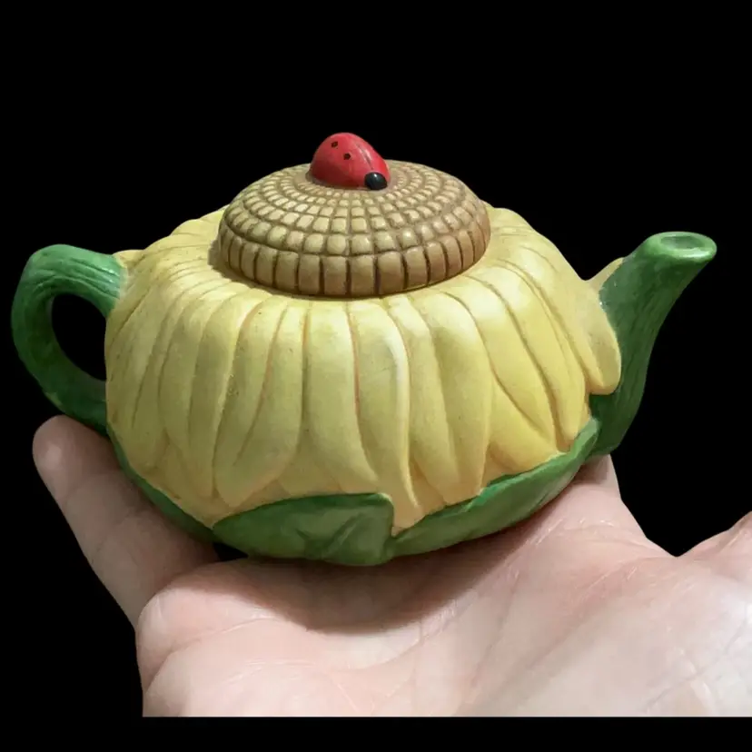 Vintage 1995 Avon Seasons Harvest / Summer Miniature Ceramic Hand Painted Teapot. Sunflower Design With Ladybug 🐞. Paired With A Silverstone Link Red Ladybug Toggle Bracelet.