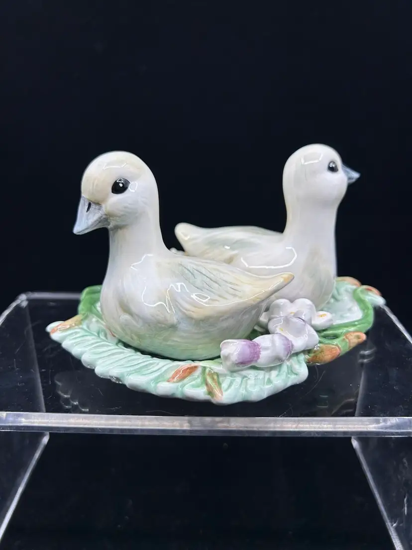FITZ AND FLOYD Classic-Ducks On Pond W Flowers Tray, Salt And Pepper Shaker Set
