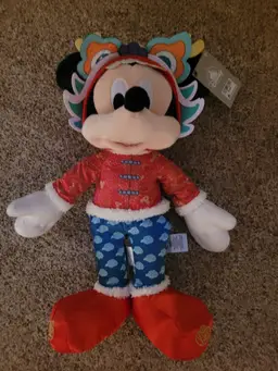 Lot of 7 NWT Disney Parks exclusive Mickey Mouse Plush Lot