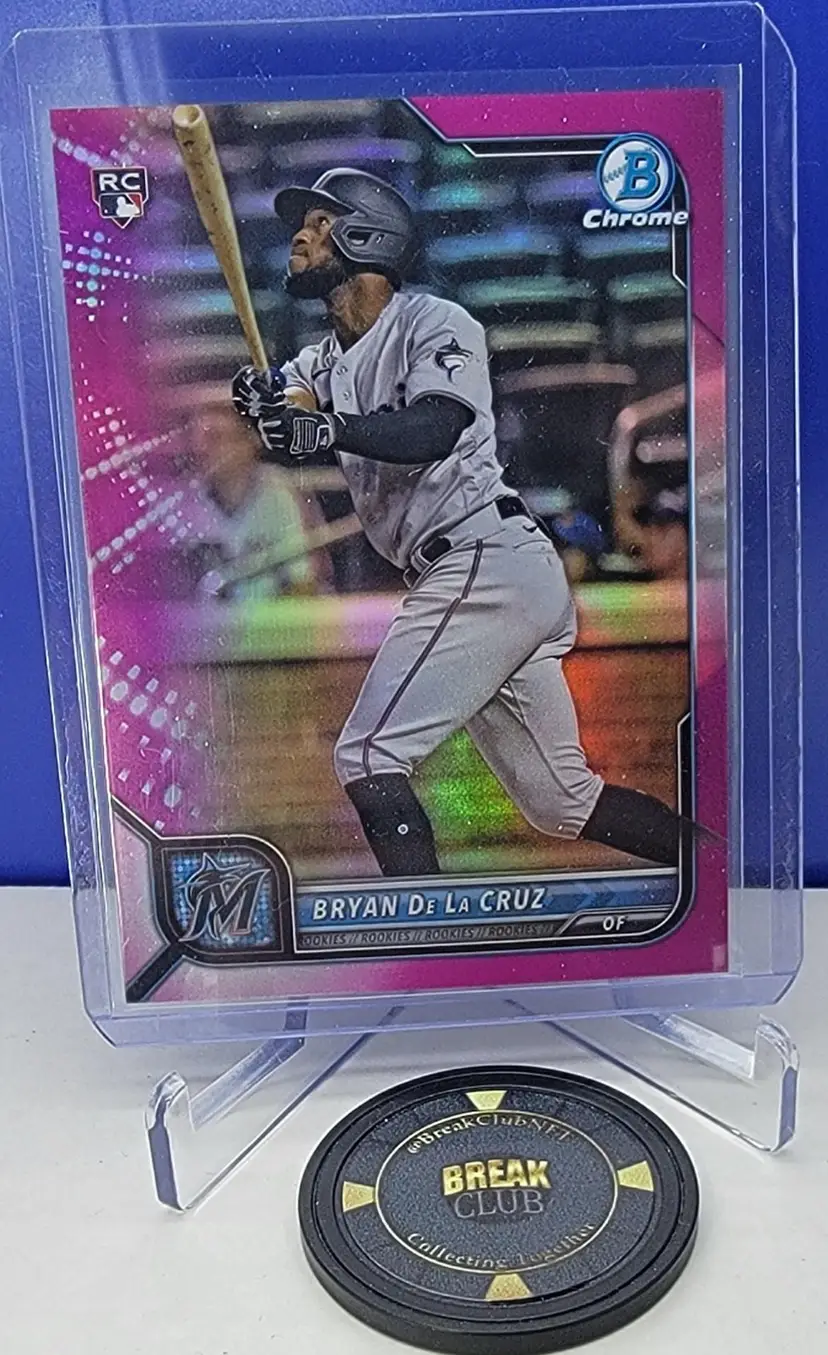 Bryan De La Cruz 2022 Bowman Chrome No. 52 Fuchsia Refractor RC /299 Miami Marlins