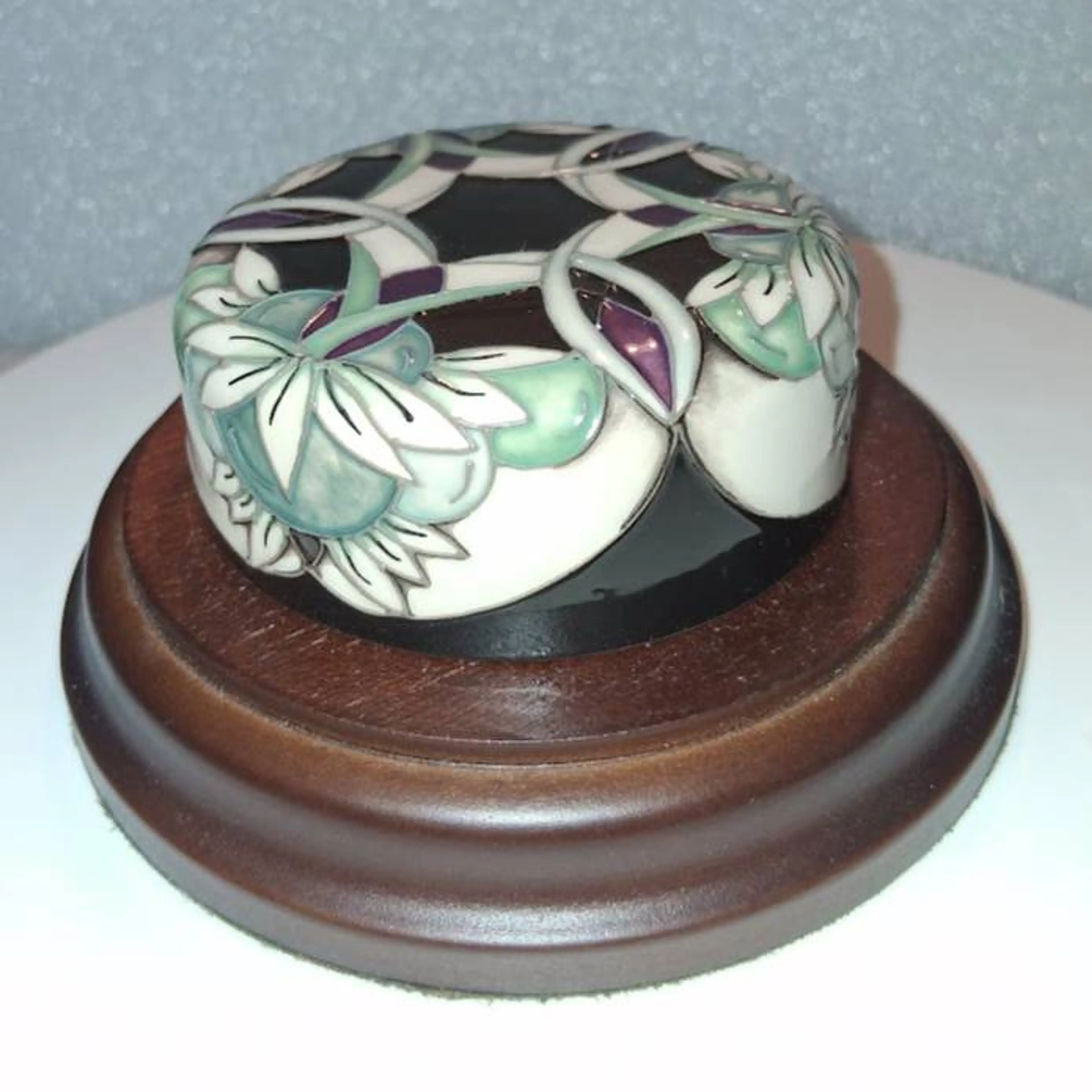 Image 4 of 8