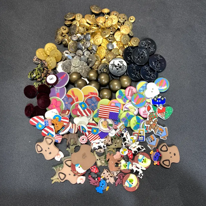 14 ounces of Mixed Buttons