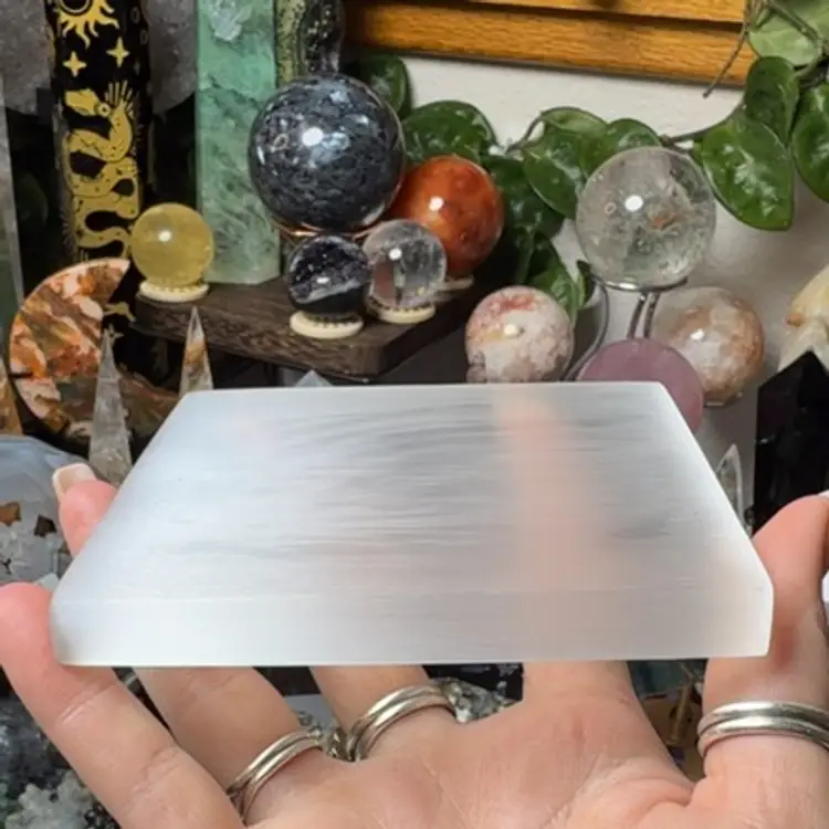 Selenite Plate Square Md
