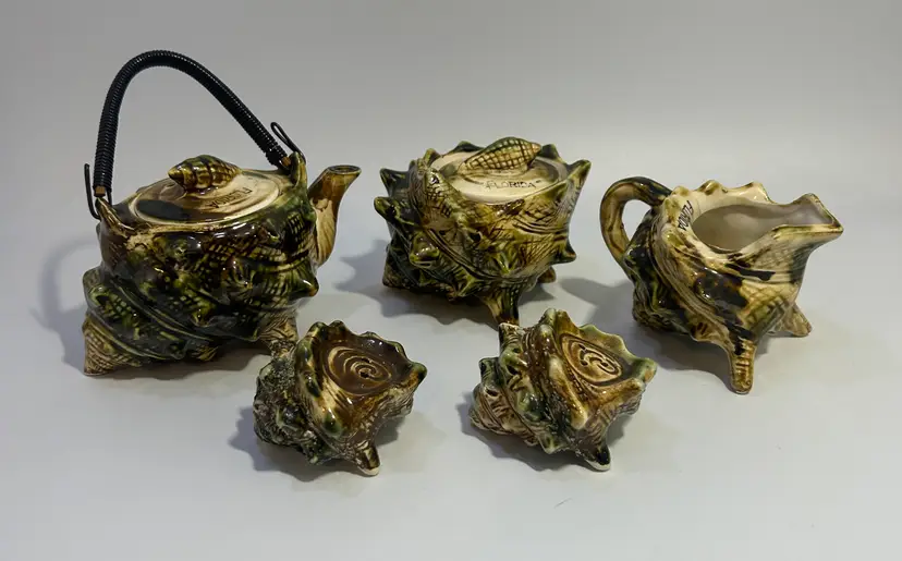 Vintage Souvenir Florida Ceramic Conch/Seashell Teapot, Creamer, Salt/Pepper & Sugar Set