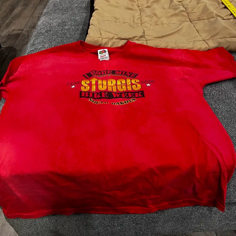 24 2004 Sturgis red men’s T-shirt XL