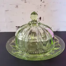 Vintage Anchor Hocking "Colonial Knife & Fork" Green Uranium Glass Butter Dish