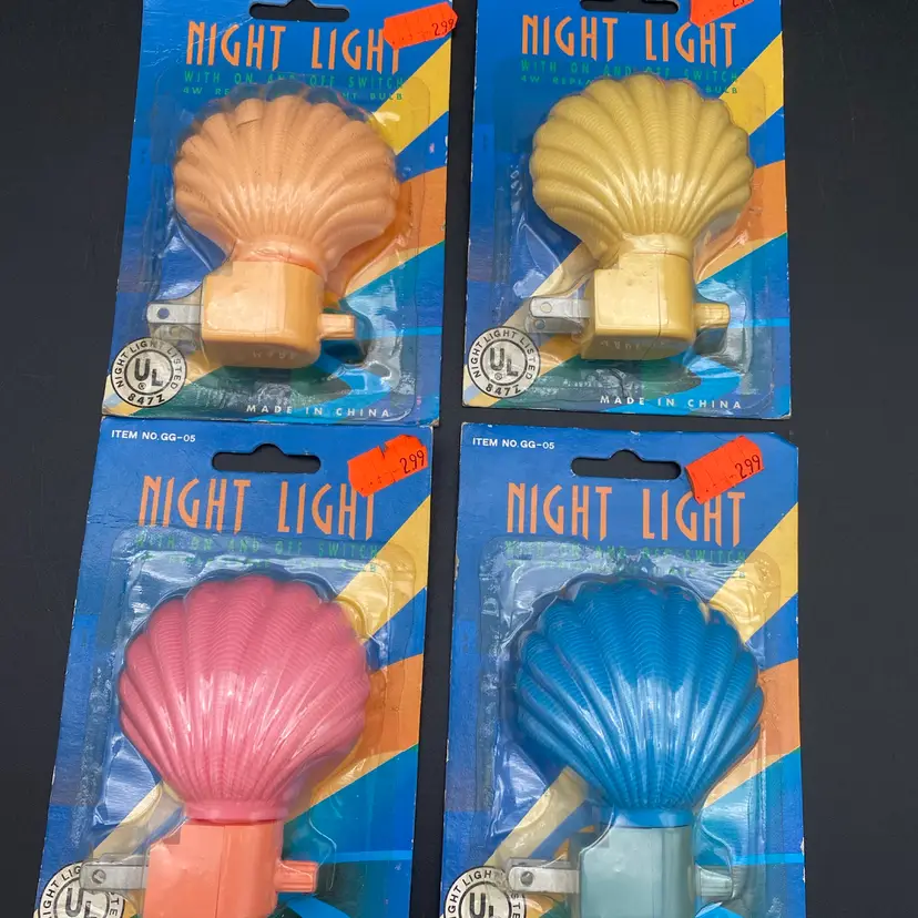 Lot of Four Different 1980s Seashell Night Lights - New - Blue Pink Peach Yellow