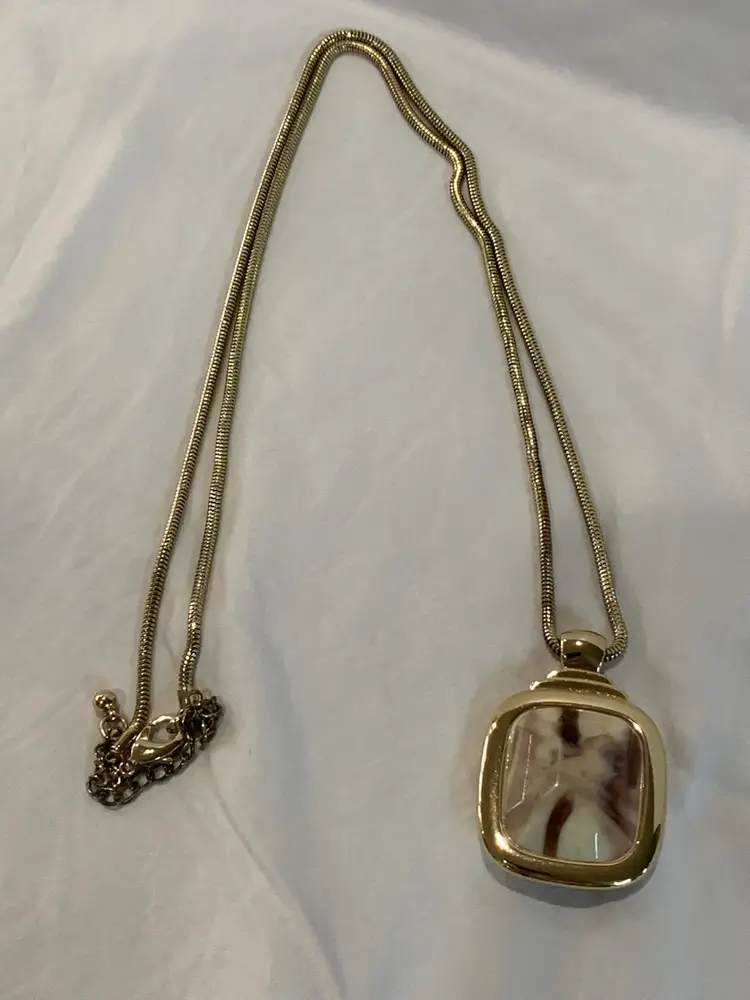 Chico’s Pendant Necklace-Reversible-Gold-Brown-Marbled
