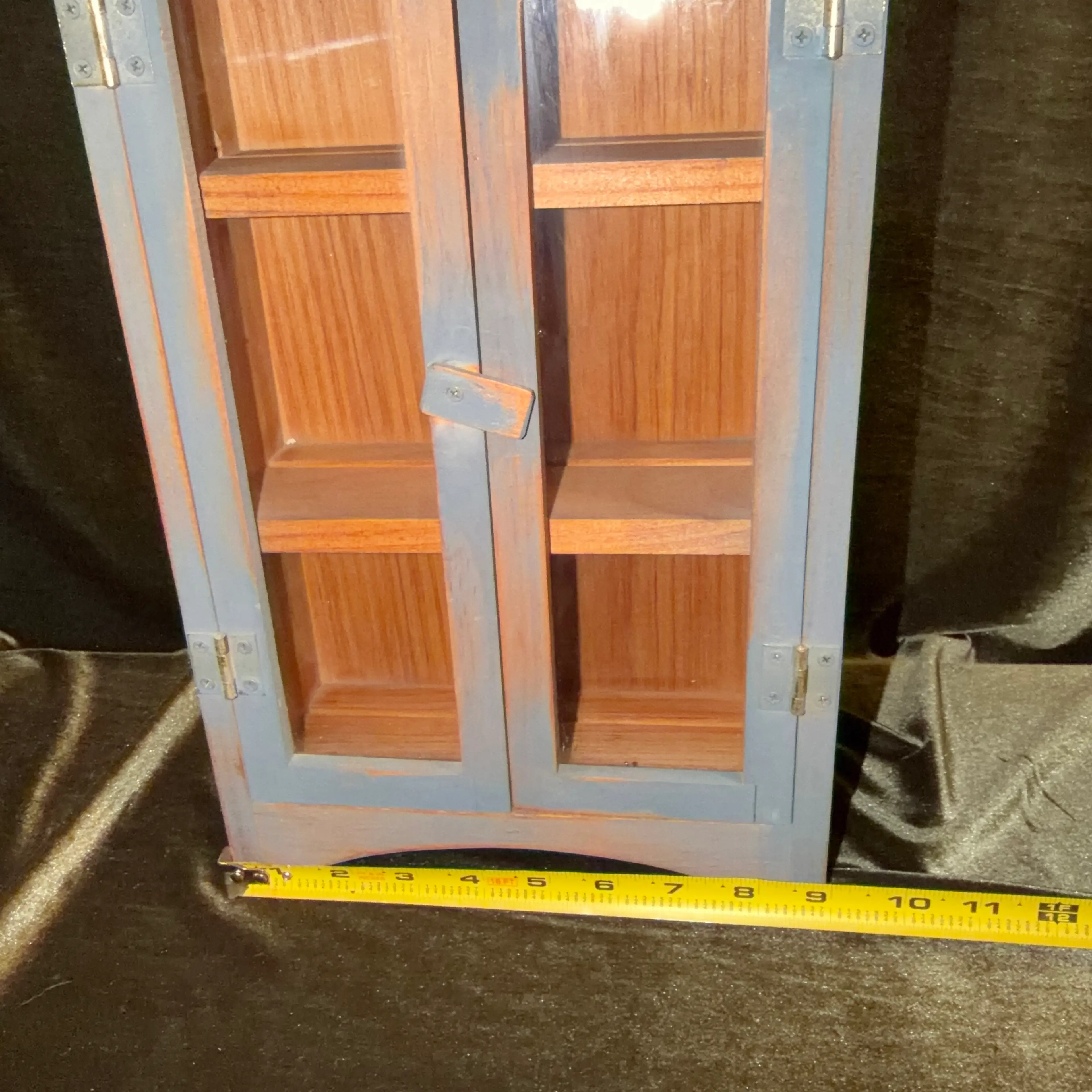 Image 2 of 12