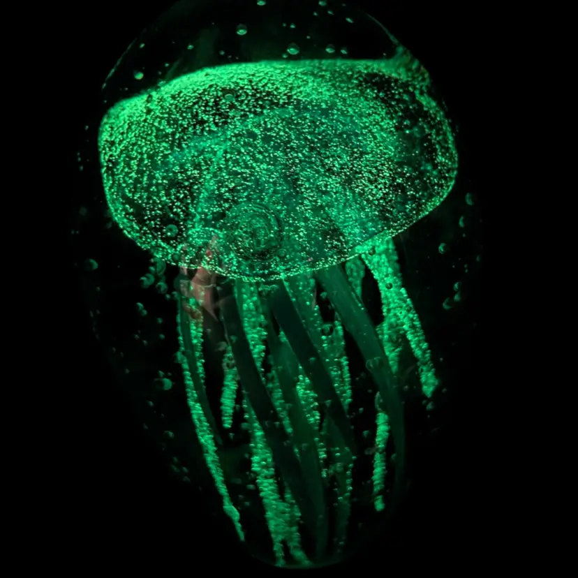 UV Reactive And Glow In The Dark Jellyfish Glass Paperweight! 4 1/4” Tall x 2 1/2” Wide! 😎😎😎