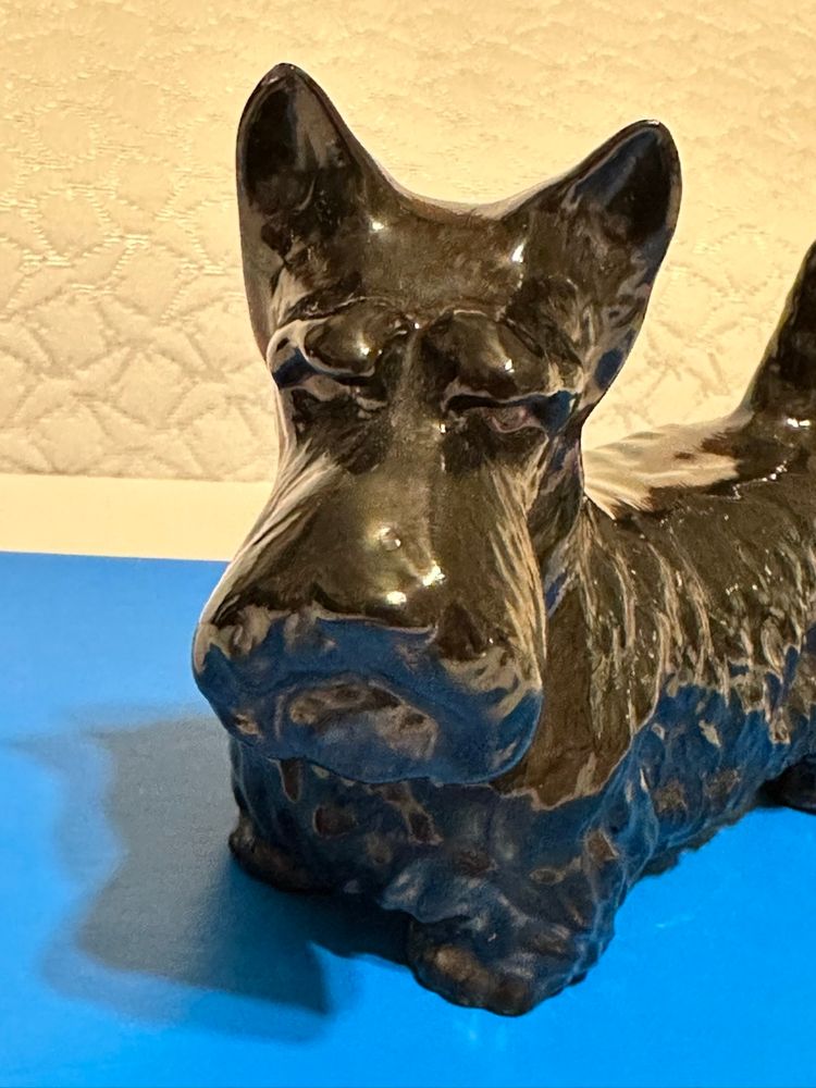 Beswick Black Scottish Terrier Dog Figurine 6.5” x 4.5”.